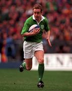 7 March 1998; Denis Hickie of Ireland during the Five Nations Rugby Championship match between France and Ireland at the Stade De France in Paris, France. Photo by Brendan Moran/Sportsfile