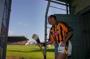 26 June 2004; D.J Carey, Kilkenny, takes to the field for the start of the game. Guinness Senior Hurling Championship Qualifier, Round 1, Kilkenny v Dublin, Dr. Cullen Park, Co. Carlow. Picture credit; David Maher / SPORTSFILE
