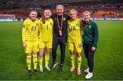 31 July 2023; Republic of Ireland goalkeeper coach Jan Willem van Ede with goalkeepers, from left, Megan Walsh, Courtney Brosnan, Grace Moloney and Sophie Whitehouse after the FIFA Women's World Cup 2023 Group B match between Republic of Ireland and Nigeria at Brisbane Stadium in Brisbane, Australia. Photo by Stephen McCarthy/Sportsfile