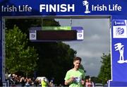 19 August 2023; David Glynn crosses the line to win the Irish Life Race Series– Frank Duffy 10 Mile at Phoenix Park in Dublin. Photo by Piaras Ó Mídheach/Sportsfile
