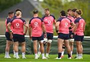12 September 2023; Iain Henderson speaks to the forwards during an Ireland rugby squad training session at Complexe de la Chambrerie in Tours, France. Photo by Brendan Moran/Sportsfile