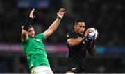 14 October 2023; Shannon Frizell of New Zealand wins possession in the lineout against Iain Henderson of Ireland during the 2023 Rugby World Cup quarter-final match between Ireland and New Zealand at the Stade de France in Paris, France. Photo by Brendan Moran/Sportsfile