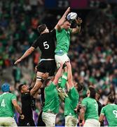 14 October 2023; Peter O’Mahony of Ireland wins a lineout from Scott Barrett of New Zealand during the 2023 Rugby World Cup quarter-final match between Ireland and New Zealand at the Stade de France in Paris, France. Photo by Brendan Moran/Sportsfile