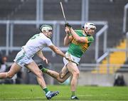 25 November 2023; Conor Mahon of Kilcormac-Killoughey looks on after taking a shot as Paddy Deegan of O'Loughlin Gaels breaks his hurl during the AIB Leinster GAA Hurling Senior Club Championship semi-final match between Kilcormac-Killoughey, Offaly, and O'Loughlin Gaels, Kilkenny, at Glenisk O'Connor Park in Tullamore, Offaly. Photo by Piaras Ó Mídheach/Sportsfile