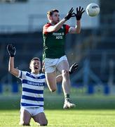 7 January 2024; Eddie Nolan of St Brigid's wins possession ahead of Ciarán O'Sullivan of Castlehaven during the AIB GAA Football All-Ireland Senior Club Championship semi-final match between St Brigid's of Roscommon and Castlehaven of Cork at FBD Semple Stadium in Thurles, Tipperary. Photo by Piaras Ó Mídheach/Sportsfile