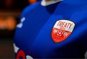 7 February 2024; A detailed view of the crest on the jersey of Treaty United at the launch of the SSE Airtricity League of Ireland 2024 season held at Vicar Street in Dublin. Photo by Sam Barnes/Sportsfile