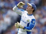 18 July 2004; Laois goalkeeper Eoin Culliton indicates that he requires a drink. Leinster Minor Football Championship Final, Laois v Kildare, Croke Park, Dublin. Picture credit; Ray McManus / SPORTSFILE