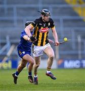 6 April 2024; David Blanchfield of Kilkenny races clear of David Reidy of Clare during the Allianz Hurling League Division 1 final match between Clare and Kilkenny at FBD Semple Stadium in Thurles, Tipperary. Photo by Piaras Ó Mídheach/Sportsfile
