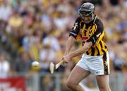 31 July 2004; Eddie Brennan, Kilkenny, scores his sides goal. Guinness All-Ireland Hurling Championship Quarter Final Replay, Clare v Kilkenny, Semple Stadium, Thurles, Co. Tipperary. Picture credit; Brendan Moran / SPORTSFILE