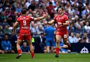25 May 2024; Thomas Ramos of Toulouse with Antoine Dupont, left, after kicking a penalty to make the score Leinster 12 Toulouse 15 during the Investec Champions Cup final between Leinster and Toulouse at the Tottenham Hotspur Stadium in London, England. Photo by Harry Murphy/Sportsfile