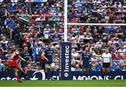 25 May 2024; Thomas Ramos of Toulouse kicks a penalty to make the score Leinster 15 Toulouse 25 during the Investec Champions Cup final between Leinster and Toulouse at the Tottenham Hotspur Stadium in London, England. Photo by Harry Murphy/Sportsfile