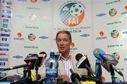 9 August 2004; Brian Kerr during a press conference to announce the Republic of Ireland squad for the friendly International against Bulgaria on 18th August. Martello Towers Jurys Hotel, Ballsbridge, Dublin. Picture credit; David Maher / SPORTSFILE