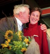 27 April 1998; Catherina McKiernan with her father John on her return from winning the London Marathon at Dublin Airport. Photo by Brendan Moran/Sportsfile