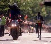 26 October 1998; Joshua Kipkemboi of Kenya on his way to winning the 98FM Dublin City Marathon in Dublin. Photo by Brendan Moran/Sportsfile
