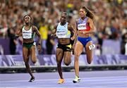 6 August 2024; Gabrielle Thomas of Team United States on her way to winning the women's 200m final at the Stade de France during the 2024 Paris Summer Olympic Games in Paris, France. Photo by Sam Barnes/Sportsfile