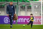 6 October 2024; Shelbourne's Aiden O'Brien with his son Mariano, age two, before the SSE Airtricity Men's Premier Division match between Shamrock Rovers and Shelbourne at Tallaght Stadium in Dublin. Photo by Seb Daly/Sportsfile