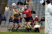 22 August 2004; Odran O'Dwyer, Clare, blocks the attempted clearance by Sligo goalkeeper James Curran before punching the ball into the net to to score a goal. Tommy Murphy Cup Final, Clare v Sligo, Croke Park, Dublin. Picture credit; Ray McManus / SPORTSFILE