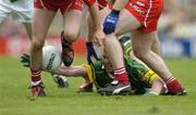 29 August 2004; Dara O Cinneide, Kerry, tries to win possession. Bank of Ireland Senior Football Championship Semi-Final, Derry v Kerry, Croke Park, Dublin. Picture credit; Ray McManus / SPORTSFILE