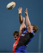 28 September 2013; Dave Foley, Munster, contests a line-out with Matthew Screech, Newport Gwent Dragons. Celtic League 2013/14, Round 4, Munster v Newport Gwent Dragons, Musgrave Park, Cork. Picture credit: Diarmuid Greene / SPORTSFILE