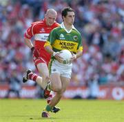 29 August 2004; Paul Galvin, Kerry, in action against Patsy Bradley, Derry. Bank of Ireland Senior Football Championship Semi-Final, Derry v Kerry, Croke Park, Dublin. Picture credit; Ray McManus / SPORTSFILE