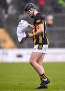 26 January 2025; Billy Drennan of Kilkenny dries his towel and the sliotar with a towel before taking a free during the Allianz Hurling League Division 1A match between Clare and Kilkenny at Cusack Park in Ennis, Clare. Photo by Piaras Ó Mídheach/Sportsfile