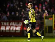14 February 2025; Shelbourne goalkeeper Conor Kearns during the SSE Airtricity Men's Premier Division match between Shelbourne and Derry City at Tolka Park in Dublin. Photo by Sam Barnes/Sportsfile