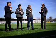 9 March 2025; TG4 presenter Micheál Ó Domhnaill, left, with, from second from left, Paul Flanagan, Donal O'Grady and Diarmuid Lyng before the Allianz Hurling League Division 1A match between Clare and Cork at Zimmer Biomet Páirc Chíosóg in Ennis, Clare. Photo by Piaras Ó Mídheach/Sportsfile