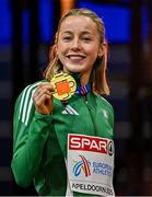 9 March 2025; Sarah Healy of Ireland with her gold medal after winning the women's 3000m final on day four of the European Athletics Indoor Championships 2025 at the Omnisport Apeldoorn in Apeldoorn, Netherlands. Photo by Sam Barnes/Sportsfile