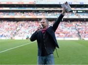 29 September 2013; Broadcaster Dáithí O Sé speaks to the crowd during the World Record Bandana attempt at the TG4 All-Ireland Ladies Football Championship Finals, Croke Park, Dublin. Picture credit: Brendan Moran / SPORTSFILE