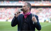 29 September 2013; Broadcaster Dáithí O Sé speaks to the crowd during the World Record Bandana attempt at the TG4 All-Ireland Ladies Football Championship Finals, Croke Park, Dublin. Picture credit: Brendan Moran / SPORTSFILE
