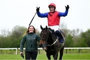 20 April 2025; Jockey Paul Townend celebrates on Aurora Vega with groom Rachel Kelly after winning The Irish Stallion Farms EBF Honeysuckle Mares Novice Hurdle (Grade 1) during day two of the Fairyhouse Easter Festival at Fairyhouse Racecourse in Ratoath, Meath. Photo by Shauna Clinton/Sportsfile