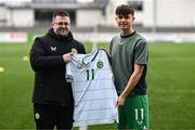 24 April 2025; Republic of Ireland head coach Derek O'Brien with Jacob Carroll of Republic of Ireland before the Centenary Shield match between Republic of Ireland and England at Athlone Town Stadium in Lissywollen, Westmeath. Photo by Ben McShane/Sportsfile
