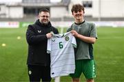 24 April 2025; Republic of Ireland head coach Derek O'Brien with Matt Jones of Republic of Ireland before the Centenary Shield match between Republic of Ireland and England at Athlone Town Stadium in Lissywollen, Westmeath. Photo by Ben McShane/Sportsfile