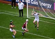 8 June 2025; Galway goalkeeper Darragh Walsh drops the ball in the lead up to Kikenny's third goal, scored by Martin Keoghan, left, during the Leinster GAA Senior Hurling Championship final match between Kilkenny and Galway at Croke Park in Dublin. Photo by Piaras Ó Mídheach/Sportsfile