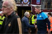 20 June 2025; Galway United manager John Caulfield and St Patrick's Athletic manager Stephen Kenny shake hands, as Galway United assistant manager Ollie Horgan walks off after shaking Kenny's hand, after the SSE Airtricity Men's Premier Division match between Galway United and St Patrick's Athletic at Eamonn Deacy Park in Galway. Photo by Piaras Ó Mídheach/Sportsfile