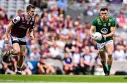 29 June 2025; Jordan Morris of Meath in action against Cein Darcy of Galway during the GAA Football All-Ireland Senior Championship quarter-final match between Meath and Galway at Croke Park in Dublin. Photo by Piaras Ó Mídheach/Sportsfile