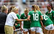 29 June 2025; Republic of Ireland head coach Carla Ward talks to her players in the water break during the women's international friendly match between the USA and Republic of Ireland at TQL Stadium in Cincinnati, Ohio, USA. Photo by Stephen McCarthy/Sportsfile
