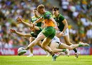 13 July 2025; Oisín Gallen of Donegal shoots to score his side's first goal the GAA Football All-Ireland Senior Championship semi-final match between Meath and Donegal at Croke Park in Dublin. Photo by Piaras Ó Mídheach/Sportsfile