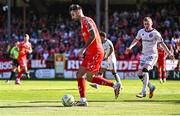 9 August 2025; Ellis Chapman of Shelbourne in action against Ross Tierney of Bohemians during the SSE Airtricity Men's Premier Division match between Shelbourne and Bohemians at Tolka Park in Dublin. Photo by Piaras Ó Mídheach/Sportsfile