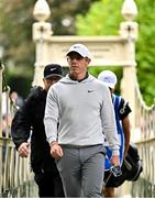 7 September 2025; Rory McIlroy of Northern Ireland makes his way across the bridge to the 16th hole during the final round of the Amgen Irish Open Golf Championship 2025 at The K Club in Straffan, Kildare. Photo by Sam Barnes/Sportsfile