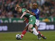 9 October 2004; Damien Duff, Republic of Ireland, in action against Olivier Dacourt, France. FIFA World Cup 2006 Qualifier, France v Republic of Ireland, Stade de France, Paris, France. Picture credit; David Maher / SPORTSFILE