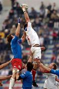 4 December 2004; Matt McCullough, Ulster, takes the ball in the lineout against Shaun Sowerby, Stade Francais. Heineken European Cup 2004-2005, Pool 6, Round 3, Stade Francais v Ulster, Stade Jean Bouin, Paris, France. Picture credit; Brian Lawless / SPORTSFILE