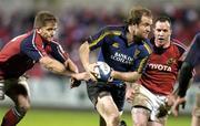 1 January 2005; Denis Hickie, Leinster, in action against Shaun Payne, left, and Mike Mullins, Munster. Celtic League 2004-2005, Pool 1, Munster v Leinster, Musgrave Park, Cork. Picture credit; Brendan Moran / SPORTSFILE