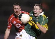 4 February 2005; Seamus Moynihan, Kerry, in action against Dermot Hurley, Cork. Allianz National Football League, Division 1A, Cork v Kerry, Pairc Ui Rinn, Cork. Picture credit; Matt Browne / SPORTSFILE