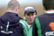 6 February 2005; Brian Kerr, Republic of Ireland manager, talks to his players during squad training. Malahide FC, Malahide, Co. Dublin. Picture credit; David Maher / SPORTSFILE