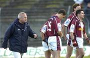 6 February 2005; Paidi O'Se, Westmeath manager urges on his players. Allianz National Football League, Division 1A, Offaly v Westmeath, O'Connor Park, Tullamore, Co. Offaly. Picture credit; Damien Eagers / SPORTSFILE