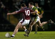 19 March 2005; Derek Heavin, Westmeath, in action against Seamus Moynihan, Kerry. Allianz National Football League, Division 1A, Kerry v Westmeath, Austin Stack Park, Tralee, Co. Kerry. Picture credit; Matt Browne / SPORTSFILE