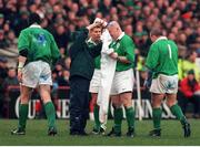 6 Febuary 1999; Keith Wood, Ireland, has paint from a pitch advertisement wiped off his face. Five Nations Rugby Championship, Ireland v France, Lansdowne Road, Dublin. Picture credit: Brendan Moran / SPORTSFILE