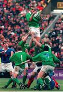 6 Febuary 1999; Jeremy Davidson, Ireland, wins possession in a line-out. Five Nations Rugby Championship, Ireland v France, Lansdowne Road, Dublin. Picture credit: Matt Browne / SPORTSFILE