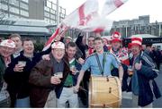 30 January 1999; Ulster fans pictured outside Jury's Hotel, in Ballsbridge, before the game. Heineken European Cup Final, Ulster v Colomiers, Lansdowne Road, Dublin. Picture credit: Ray McManus / SPORTSFILE
